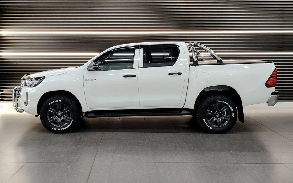 Toyota Hilux Double Cab 2.4GD6 RB Raider MT, image 2