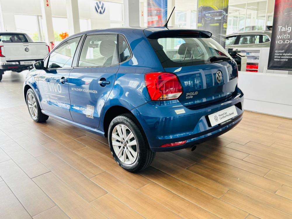 Volkswagen Polo Vivo hatch 1.6 Comfortline auto, image 2