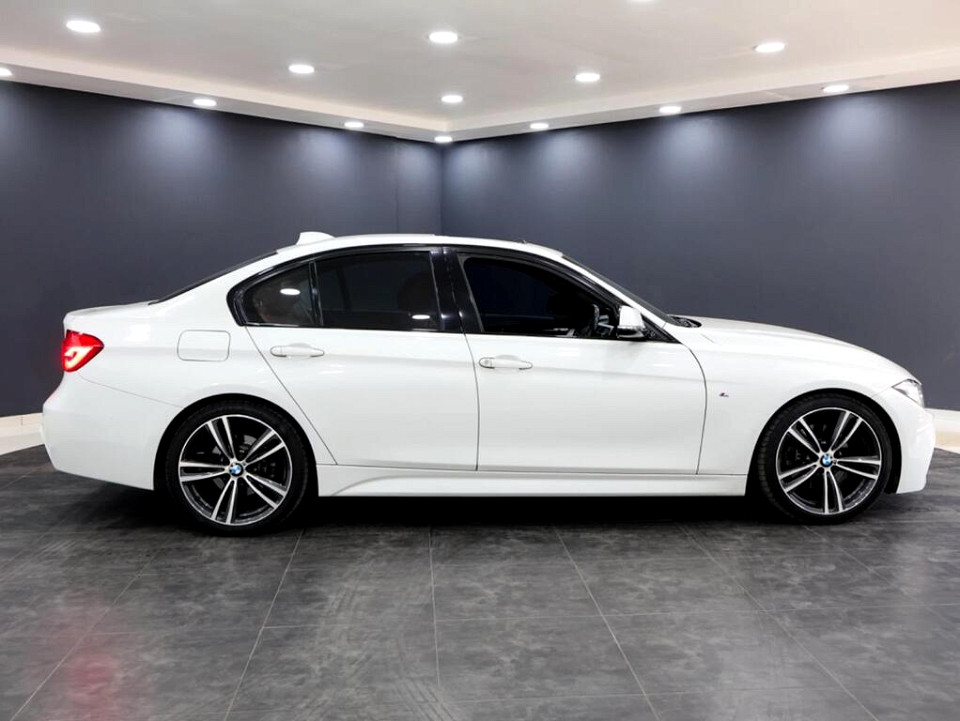BMW 330i M Sport auto, image 2