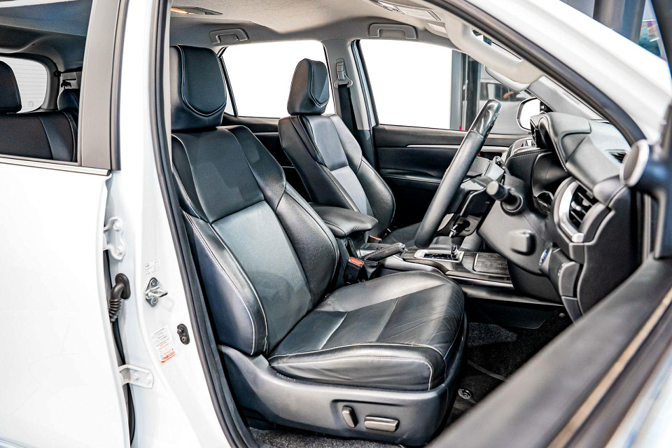 TOYOTA FORTUNER 2.8GD-6 4X4 A/T, image 2