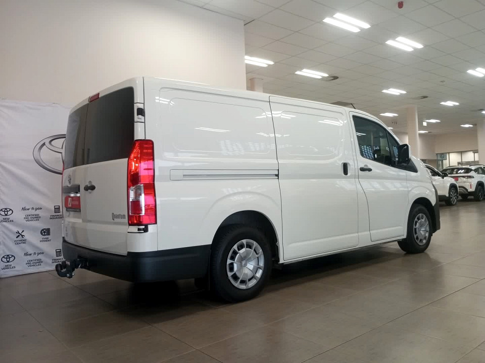 TOYOTA QUANTUM 2.8 LWB F/C P/V, image 2