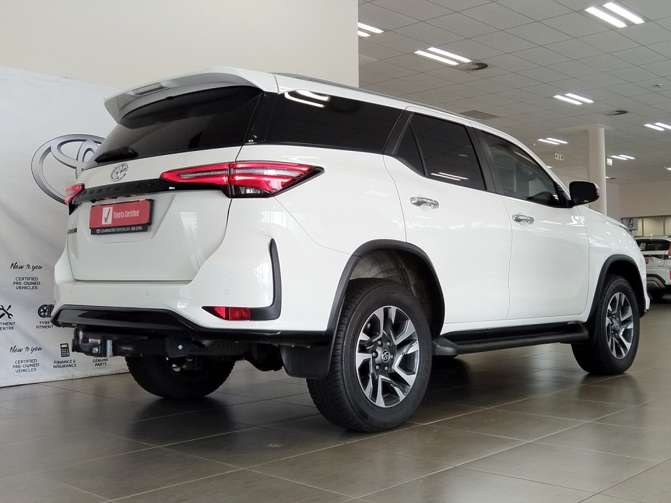 TOYOTA  FORTUNER 2.8GD-6 R/B A/T, image 2