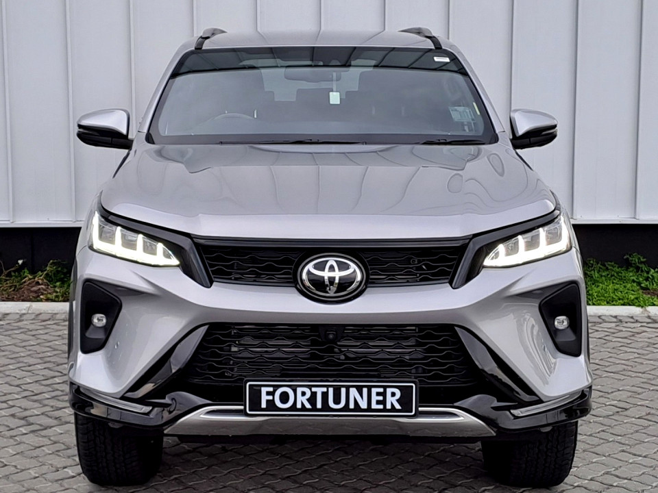 TOYOTA  FORTUNER 2.8 GD-6 4X4 VX A/T, image 2