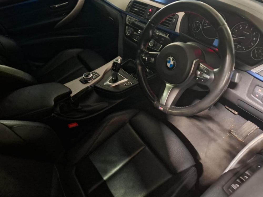 BMW 320i M Sport Auto, image 2