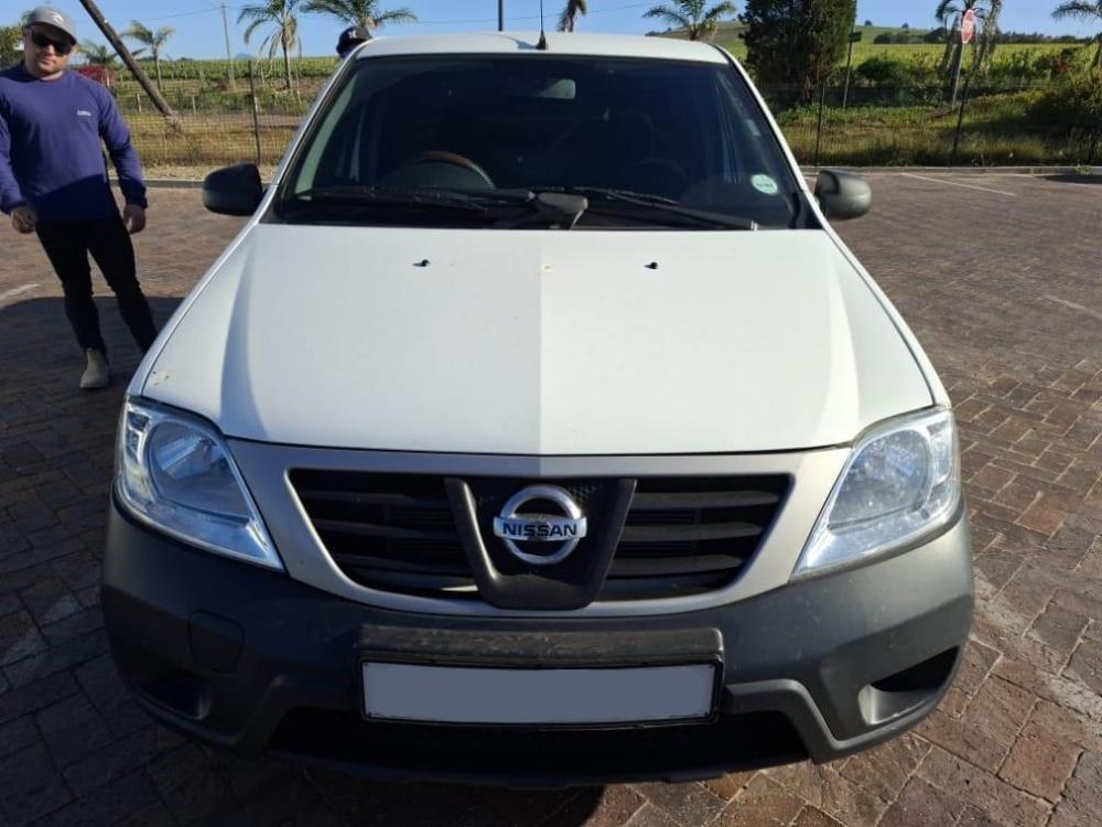 Nissan NP200 1.6 8V Base A/C + Safety Pack, image 2