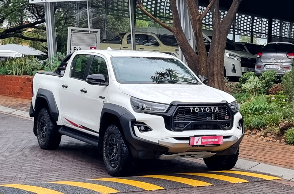 TOYOTA HILUX 2.8 GD-6 GR-S 4X4 A/T P/U D/C, image 2