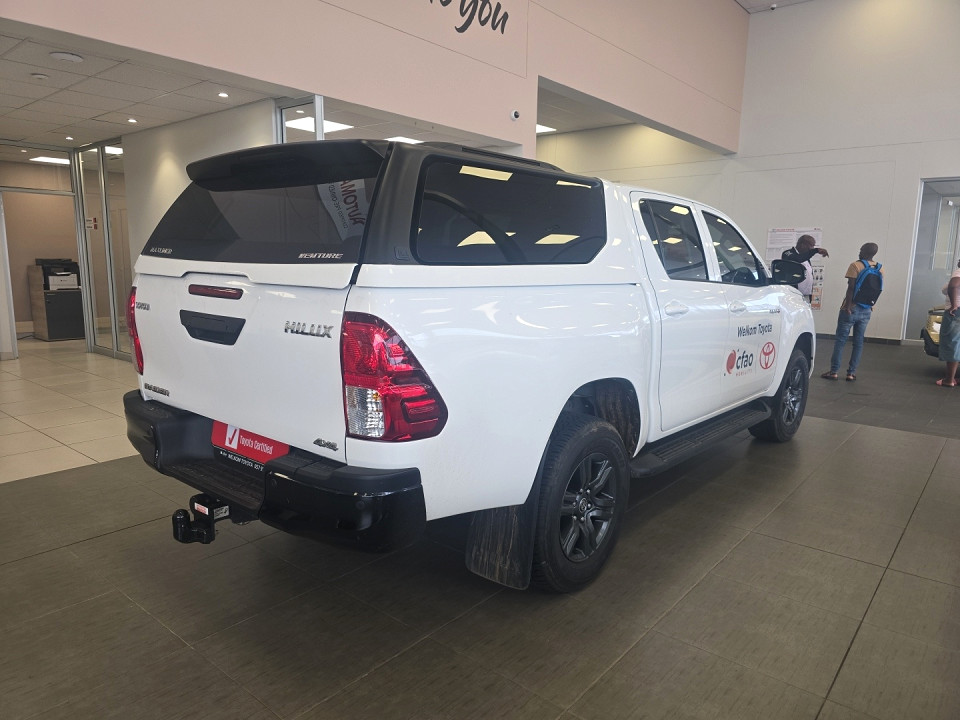 Toyota Hilux Double Cab  2.4GD6 4X4 Raider MT, image 2