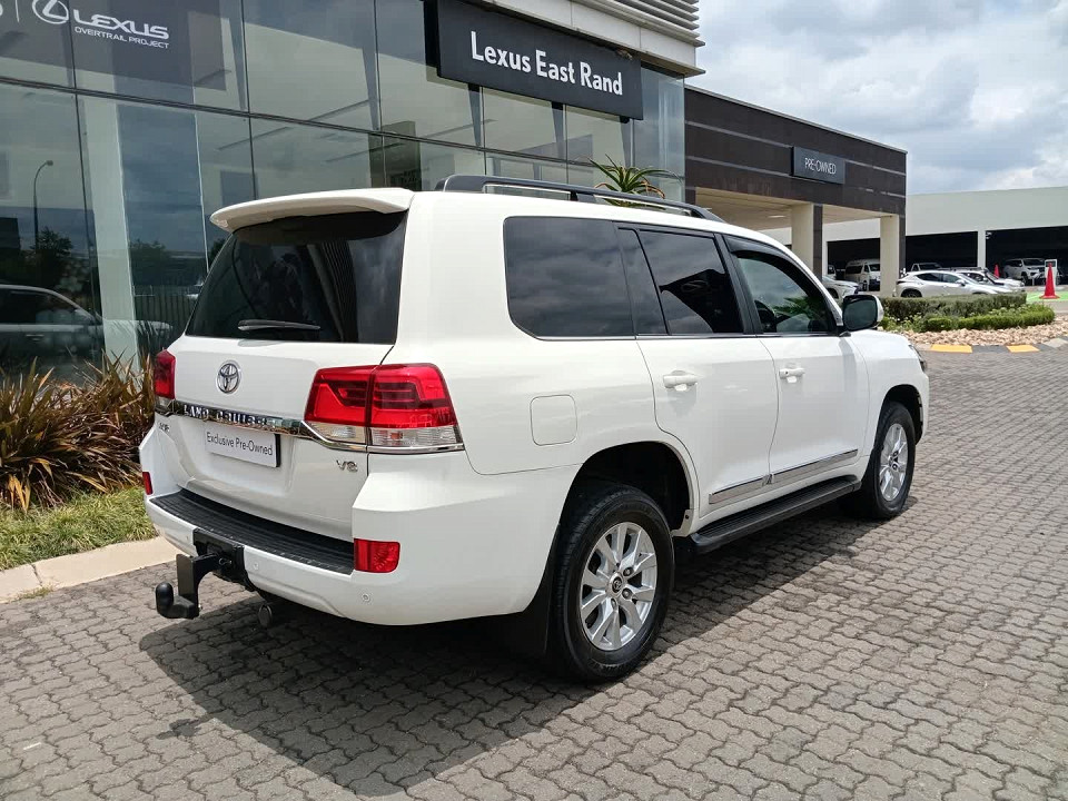 Toyota Land Cruiser 200 4.5D-4D V8 VX-R, image 2