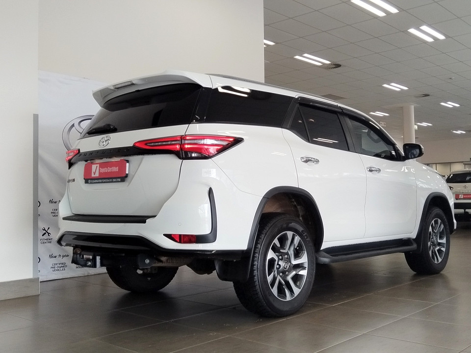 TOYOTA  FORTUNER 2.8GD-6 R/B A/T, image 2