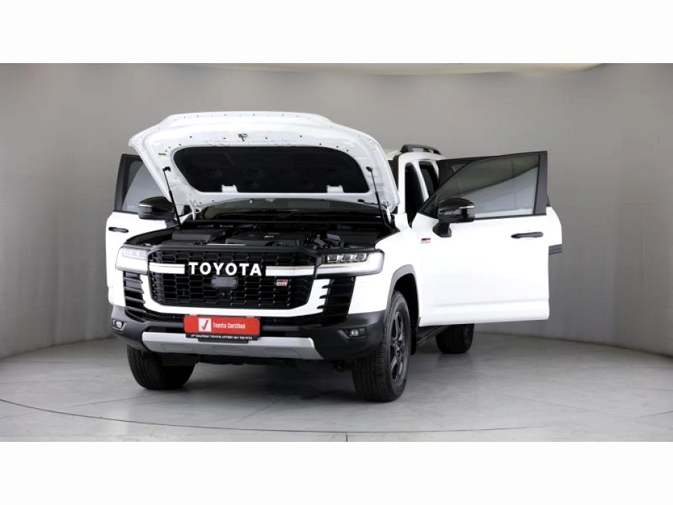 Toyota Land Cruiser 300 V6 3.5T GR-S, image 2
