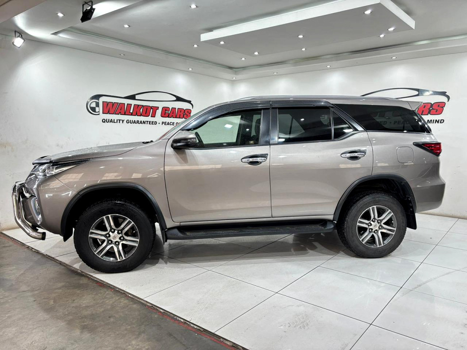 TOYOTA FORTUNER 2.4GD-6 R/B A/T, image 2