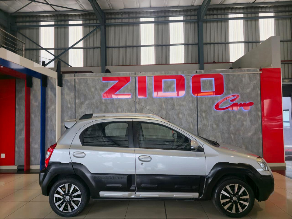 TOYOTA ETIOS CROSS 1.5 Xs 5Dr, image 2