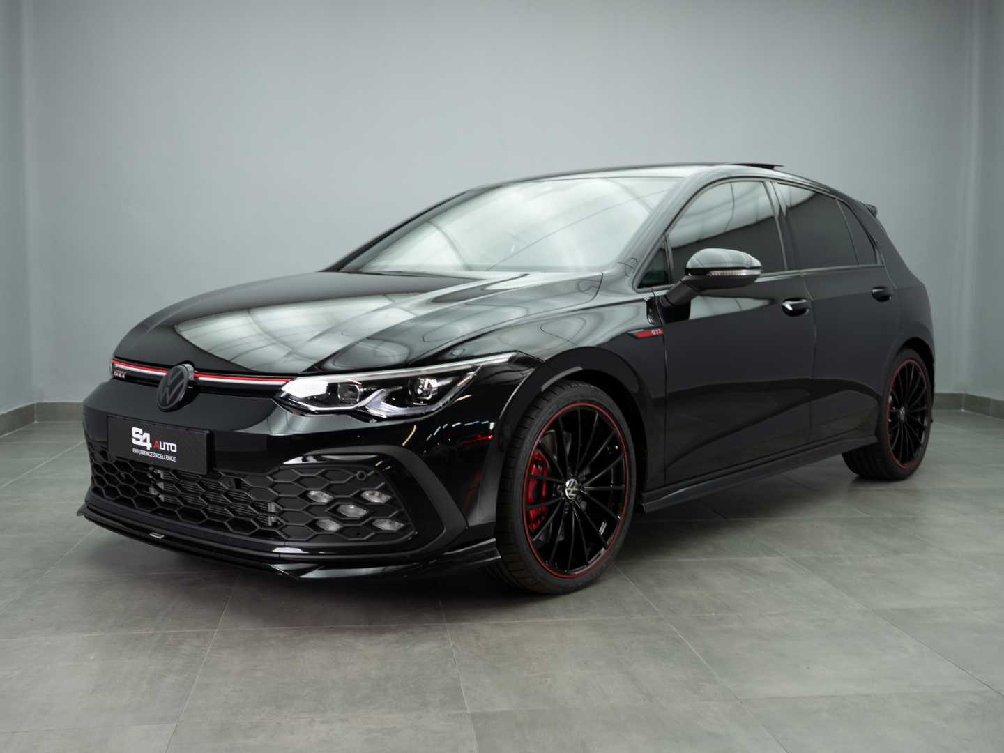 Volkswagen Golf 8 GTi  2.0 TSI DSG, image 1