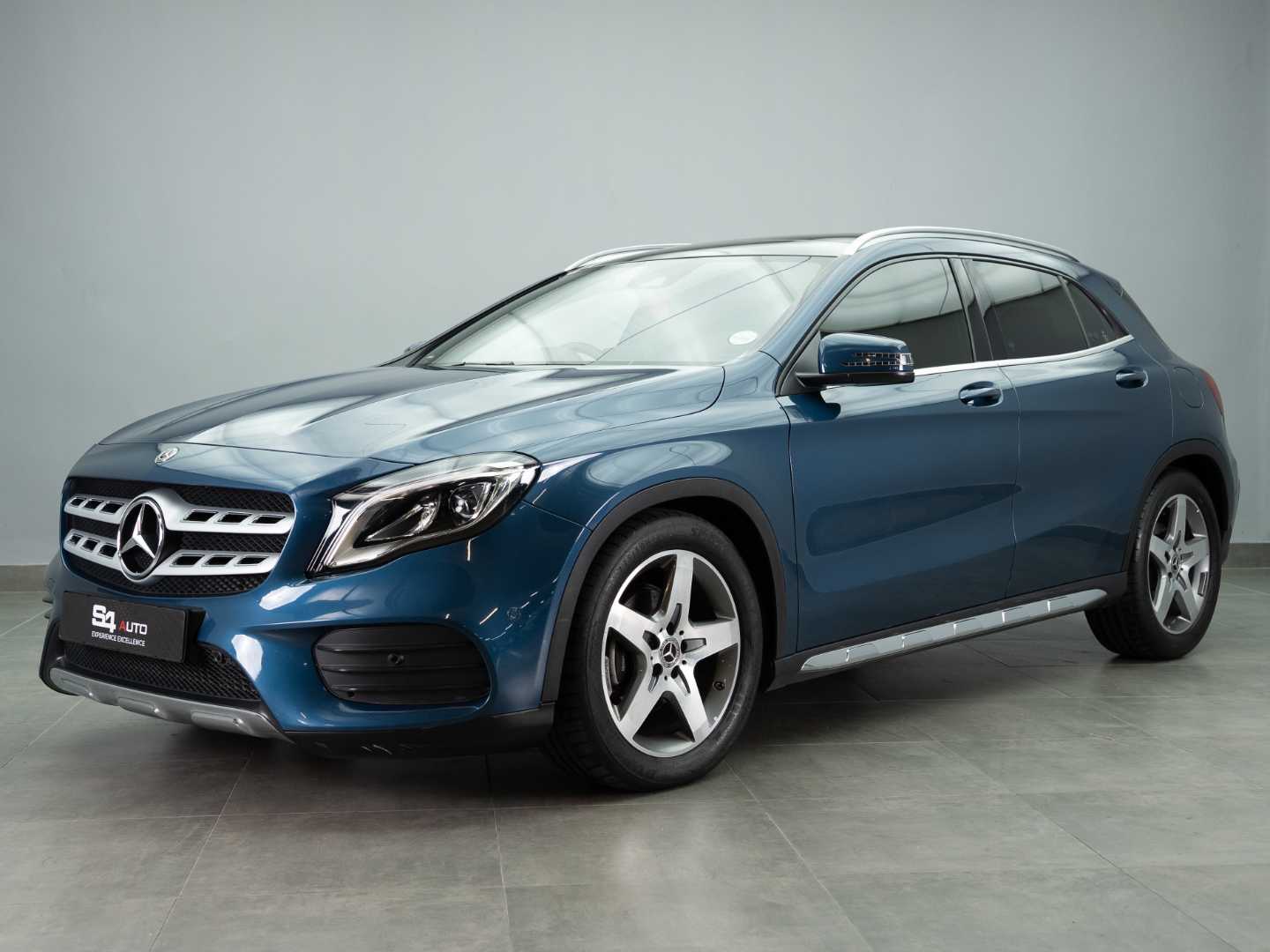 MERCEDES-BENZ GLA 200, image 1