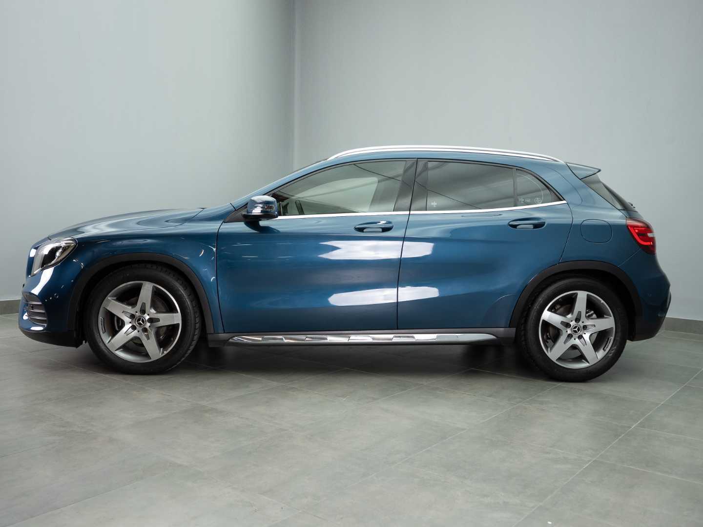 MERCEDES-BENZ GLA 200, image 2