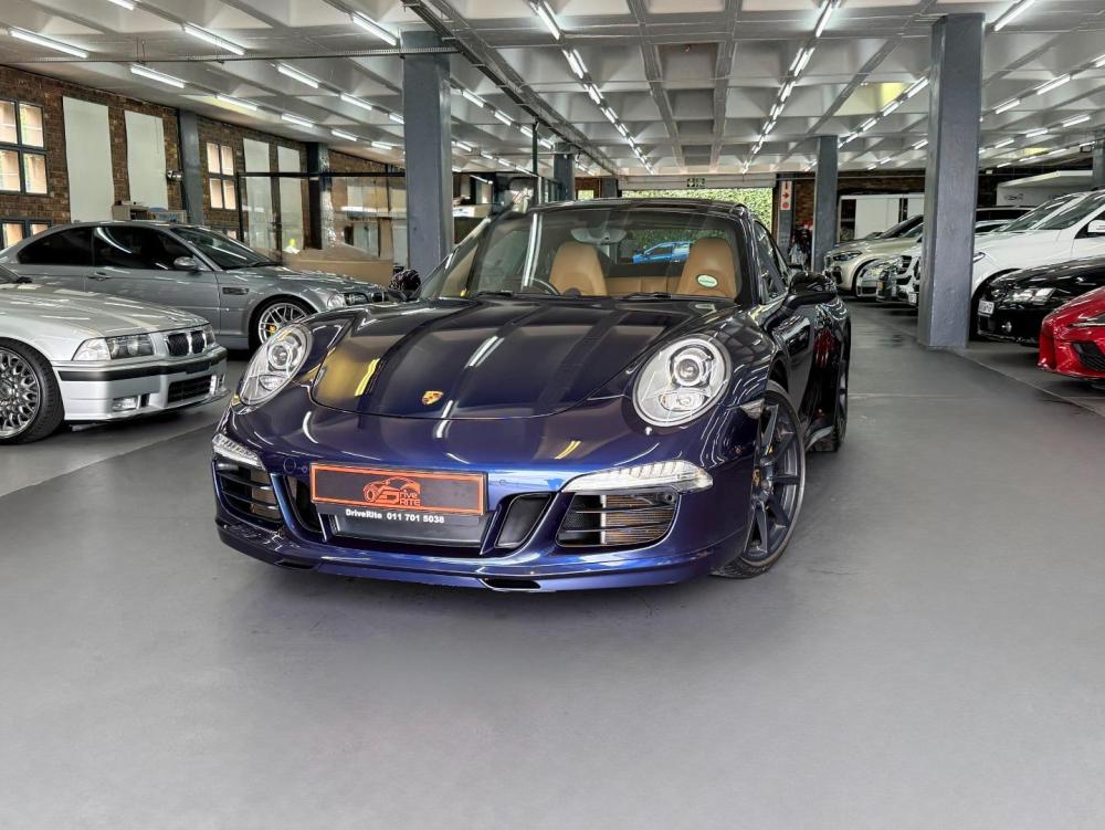 Porsche 911 Carrera 4S coupe auto