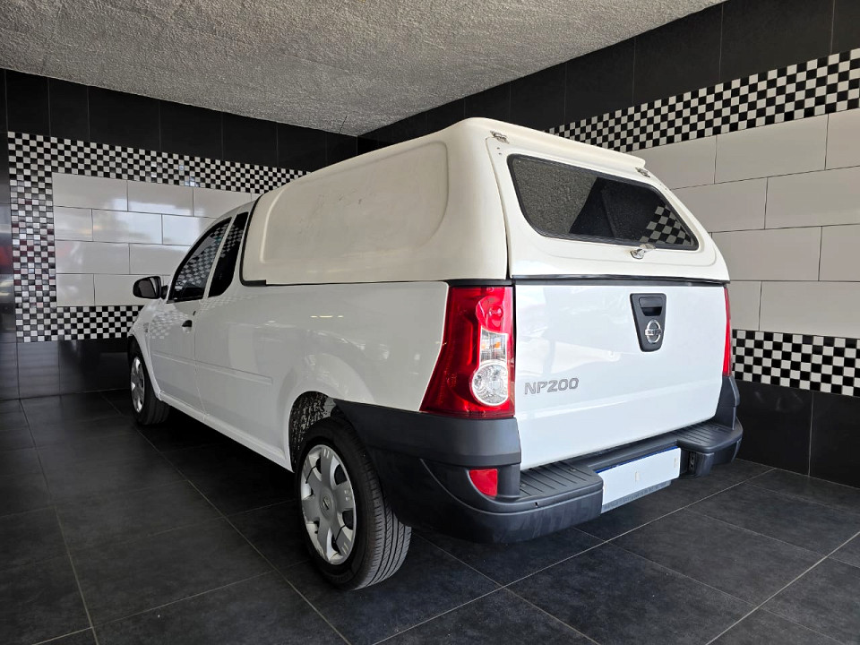 NISSAN NP200 1.6  A/C SAFETY PACK P/U S/C, image 2