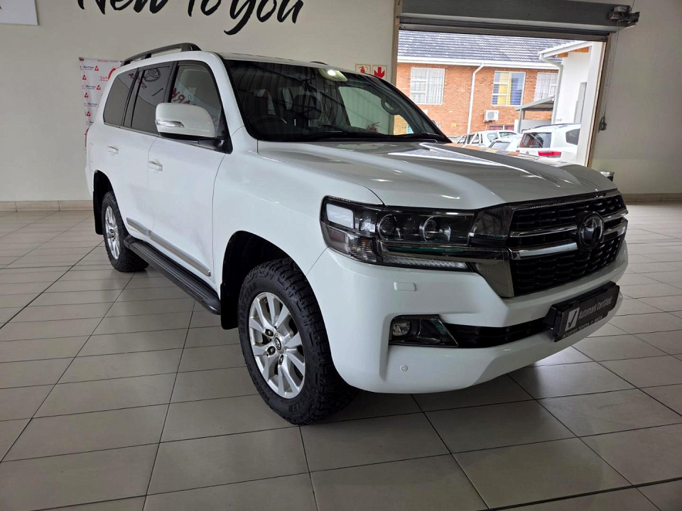 Toyota Land Cruiser 200 4.5D-4D V8 VX-R, image 1