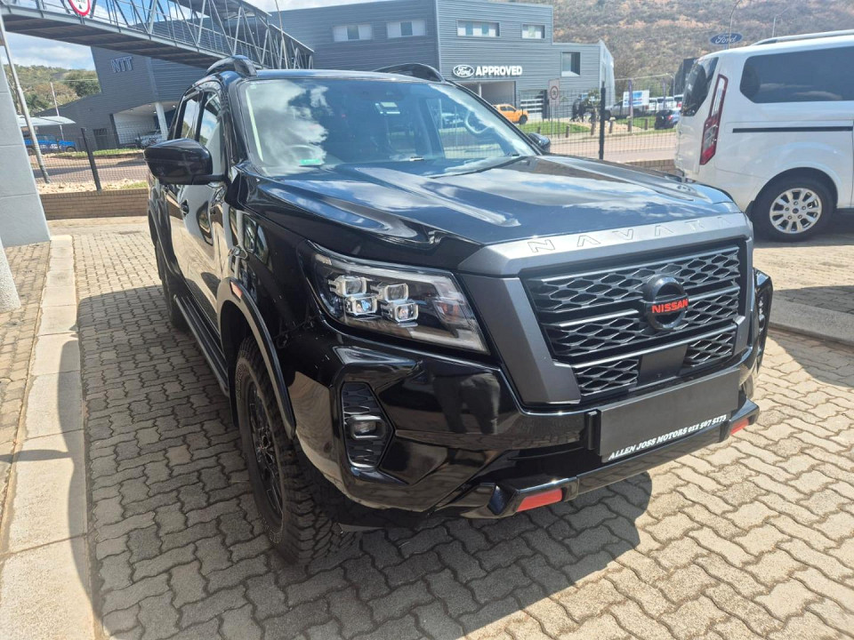 NISSAN NAVARA 2.5DDTi PRO-4X 4X4 A/T D/C P/U, image 2