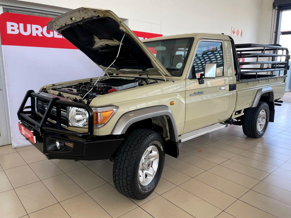 TOYOTA LAND CRUISER 79 4.5D P/U S/C, image 2