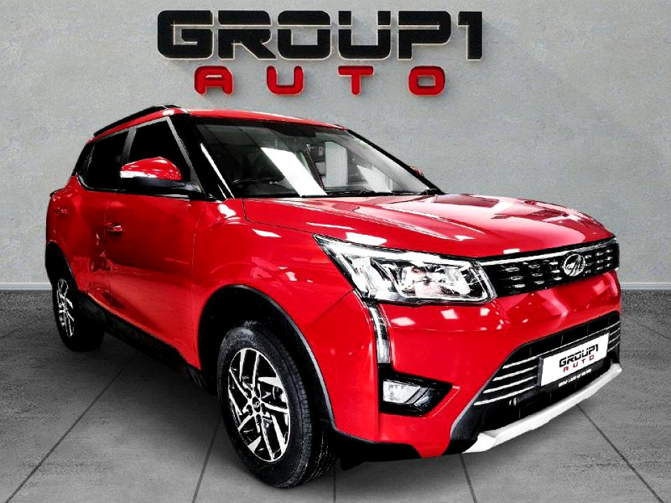 MAHINDRA XUV300 1.2T (W8), image 1