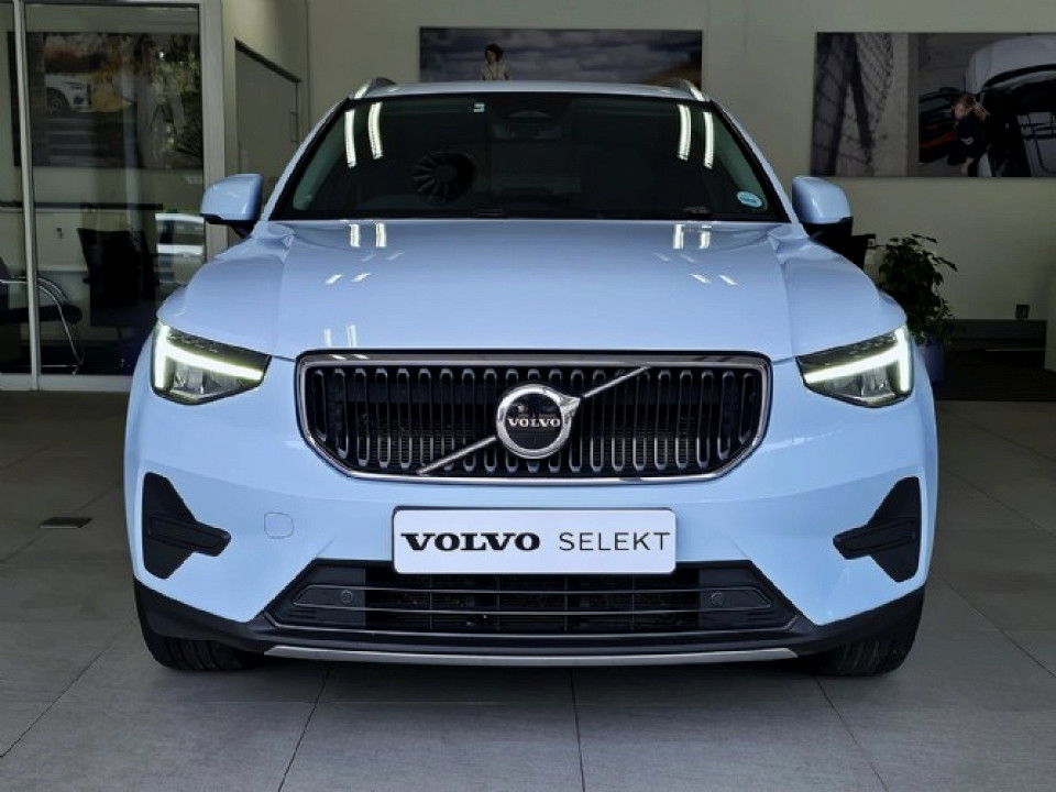 VOLVO XC40 B3 ESSENTIAL GEARTRONIC (MILD HYBRID), image 2