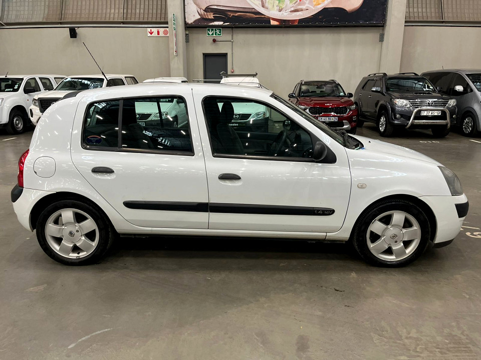 RENAULT CLIO III 1.4 EXPRESSION 5Dr, image 2