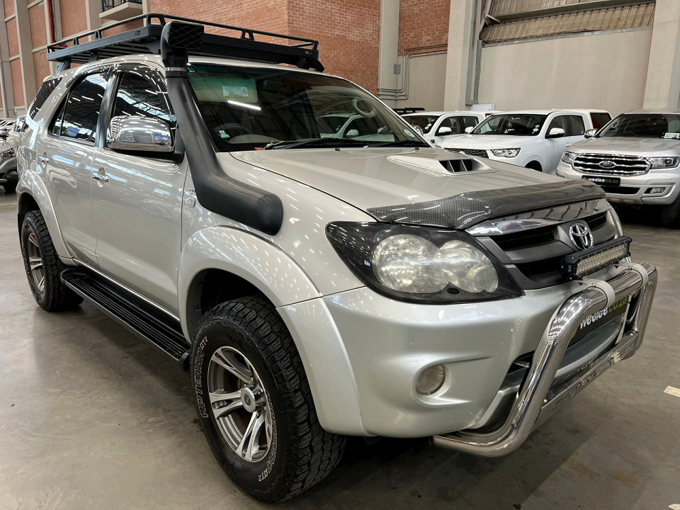 TOYOTA FORTUNER 3.0D-4D 4X4, image 1