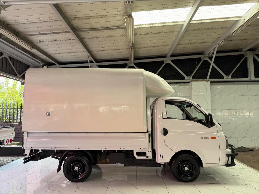 Hyundai H-100 Bakkie 2.6D Deck A/C, image 2