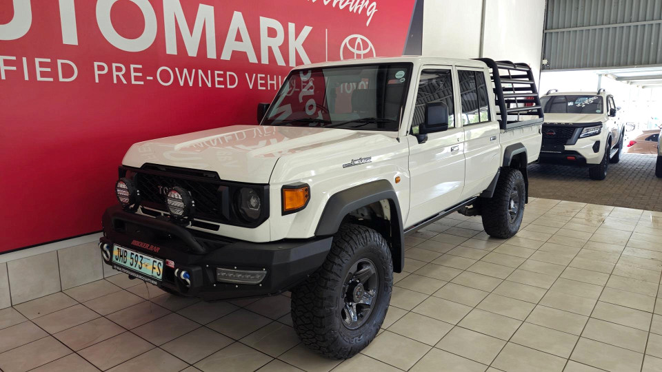 TOYOTA LAND CRUISER 79 2.8 GD-6 P/U D/C A/T, image 2