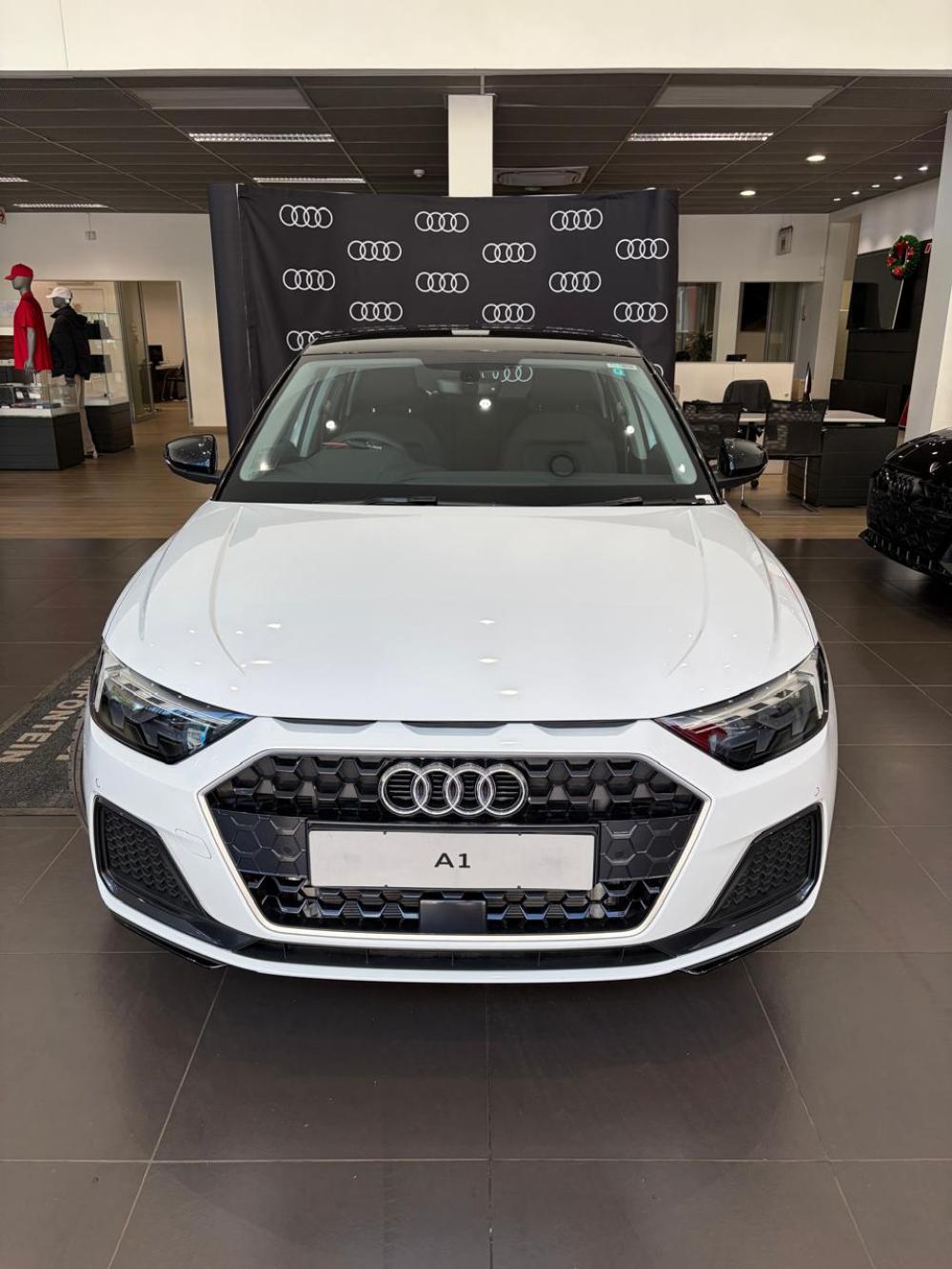 AUDI A1 SPORTBACK 30 TFSI ADVANCED S-TRONIC, image 2