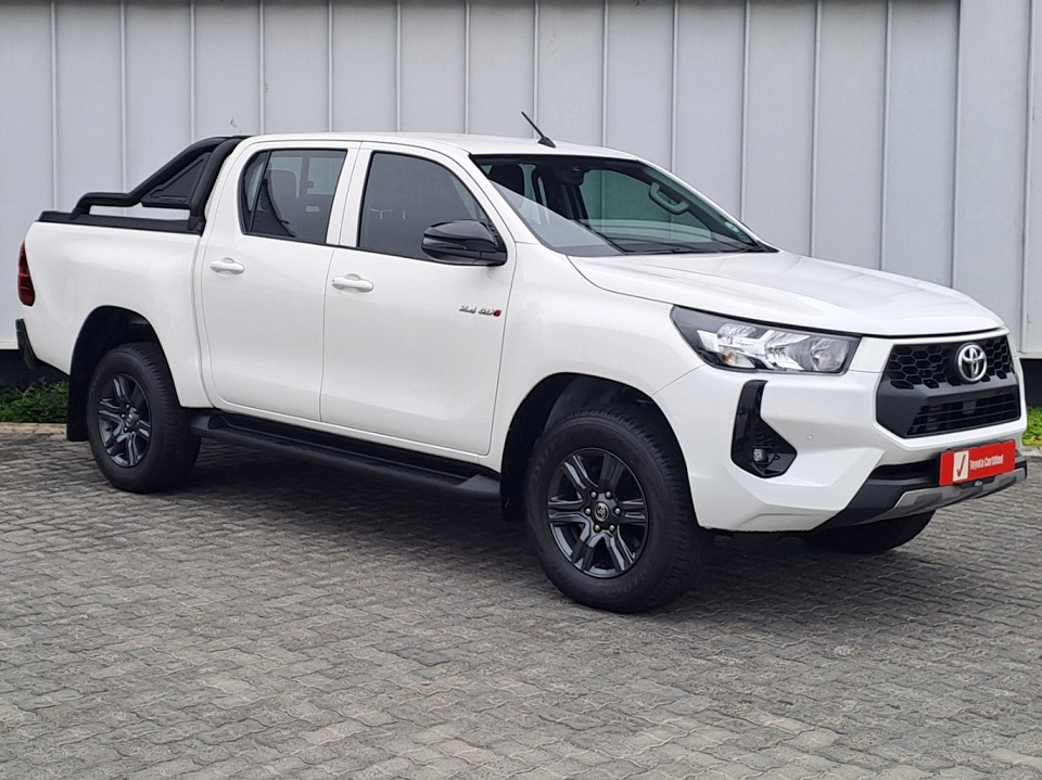 Toyota Hilux Double Cab  2.4GD6 4X4 Raider MT, image 1