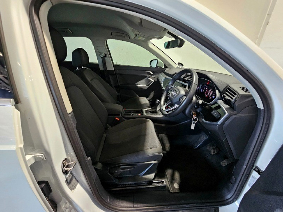 AUDI Q3 1.4T S TRONIC URBAN EDITION (35TFSI), image 2