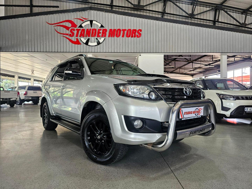 TOYOTA FORTUNER 2.5D-4D RB , image 1