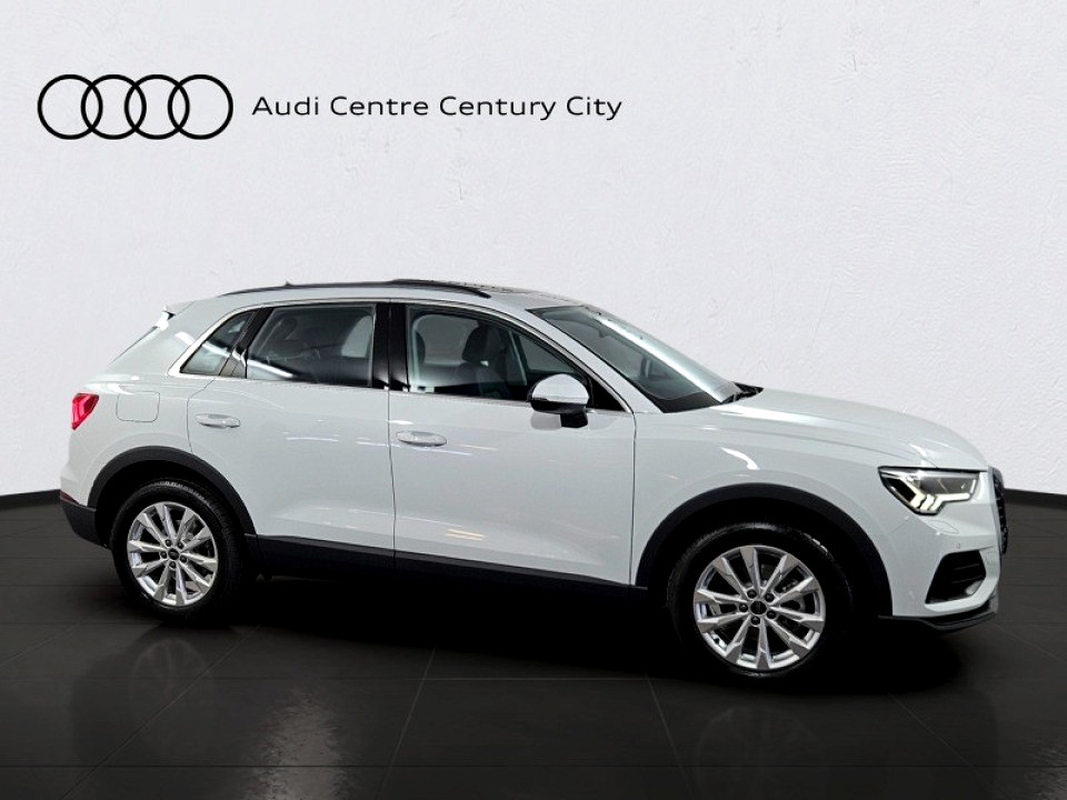 AUDI  Q3 35 TDI S TRONIC URBAN EDITION, image 2