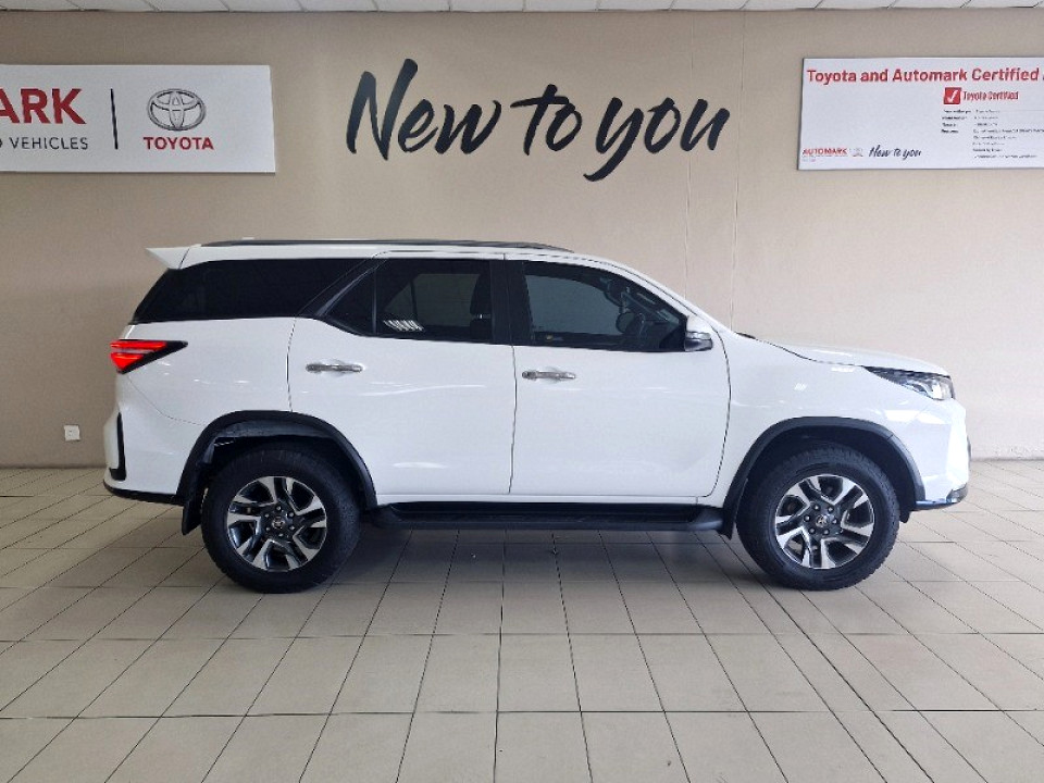 TOYOTA  FORTUNER 2.8GD-6 R/B A/T, image 2