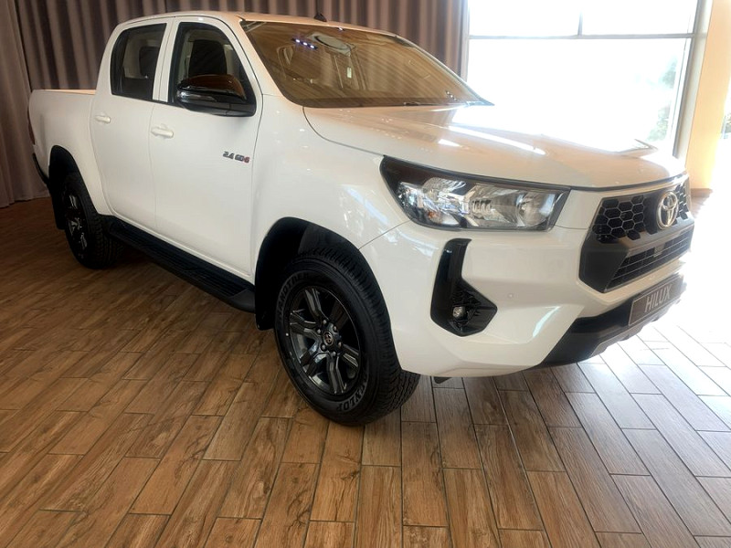 Toyota Hilux Double Cab  2.4GD6 4X4 Raider MT, image 2