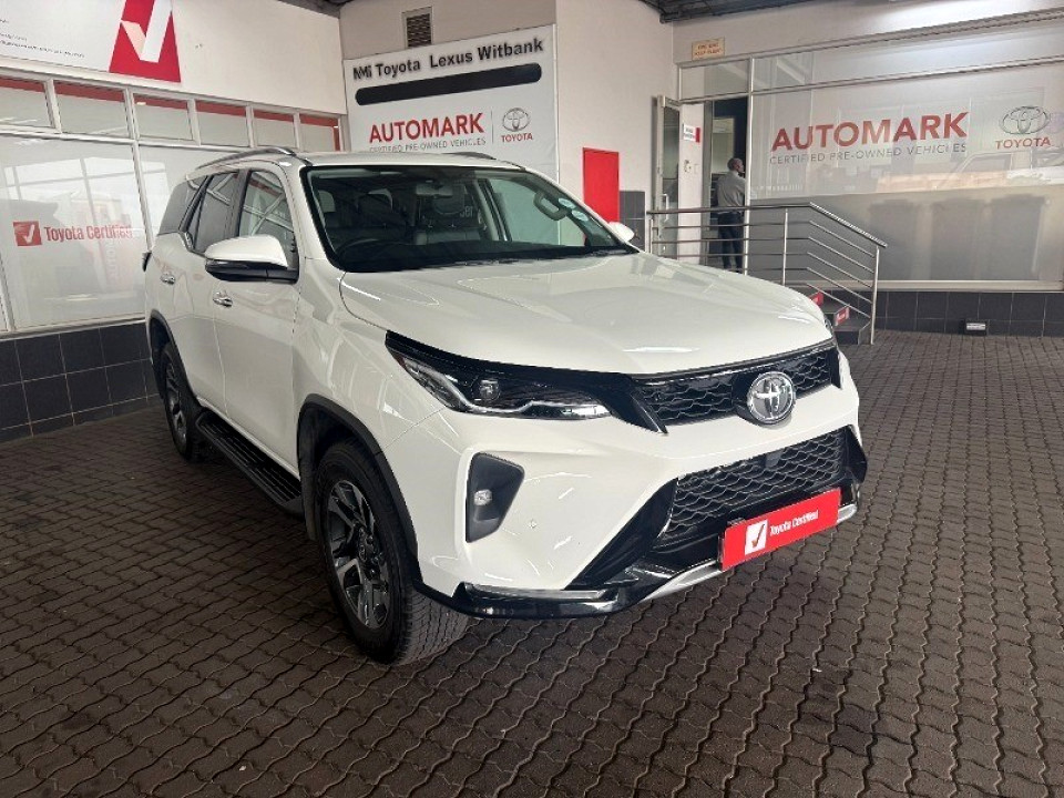 TOYOTA  FORTUNER 2.4GD-6 R/B A/T, image 1
