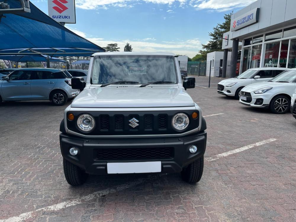 Suzuki Jimny 1.5 GLX, image 2