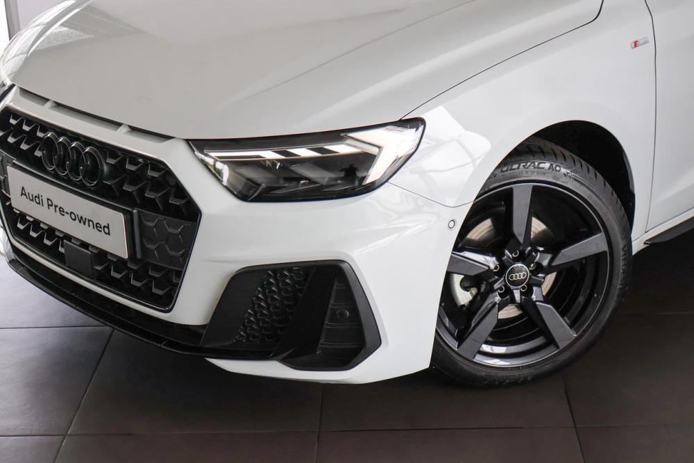 AUDI A1 SPORTBACK 30 TFSI BLACK EDITION S-TRONIC, image 2