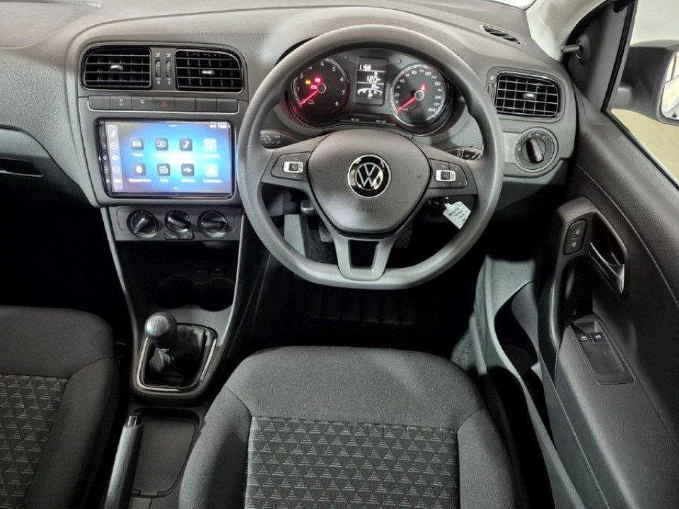 VOLKSWAGEN POLO VIVO 1.4 (5DR), image 2