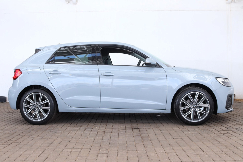 AUDI A1 SPORTBACK 30 TFSI ADVANCED S-TRONIC, image 2
