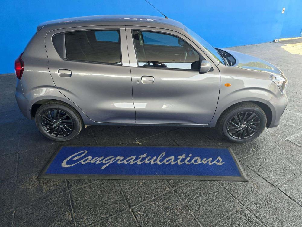 Toyota Vitz 1.0 XR MT, image 2