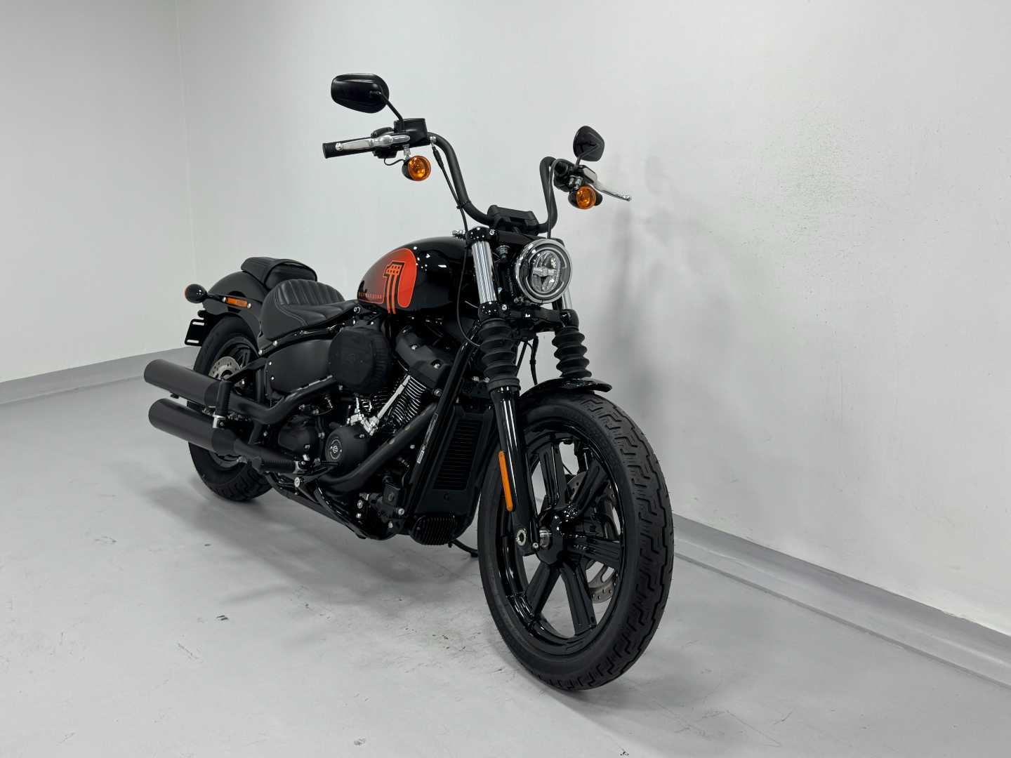 HARLEY DAVIDSON STREET BOB, image 2