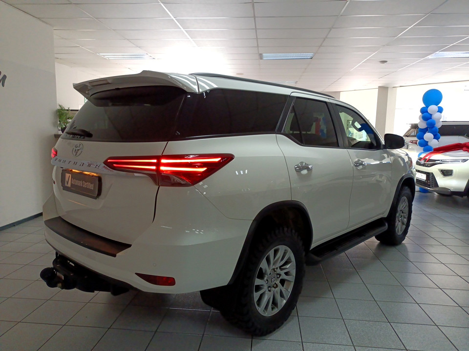 TOYOTA FORTUNER 2.8GD-6 R/B A/T, image 2