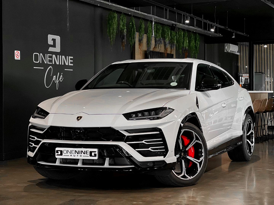 LAMBORGHINI URUS 4.0 V8