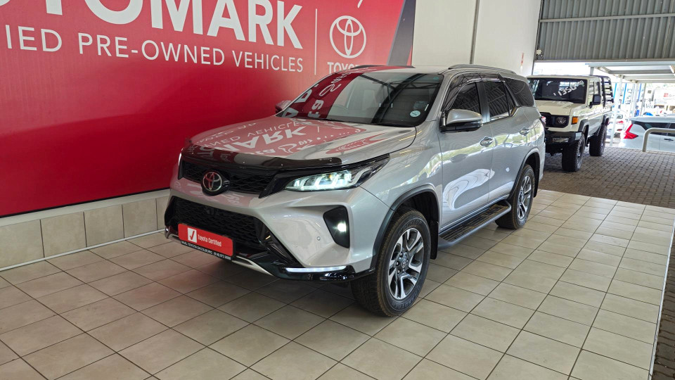 TOYOTA  FORTUNER 2.8 GD-6 4X4 VX A/T, image 2
