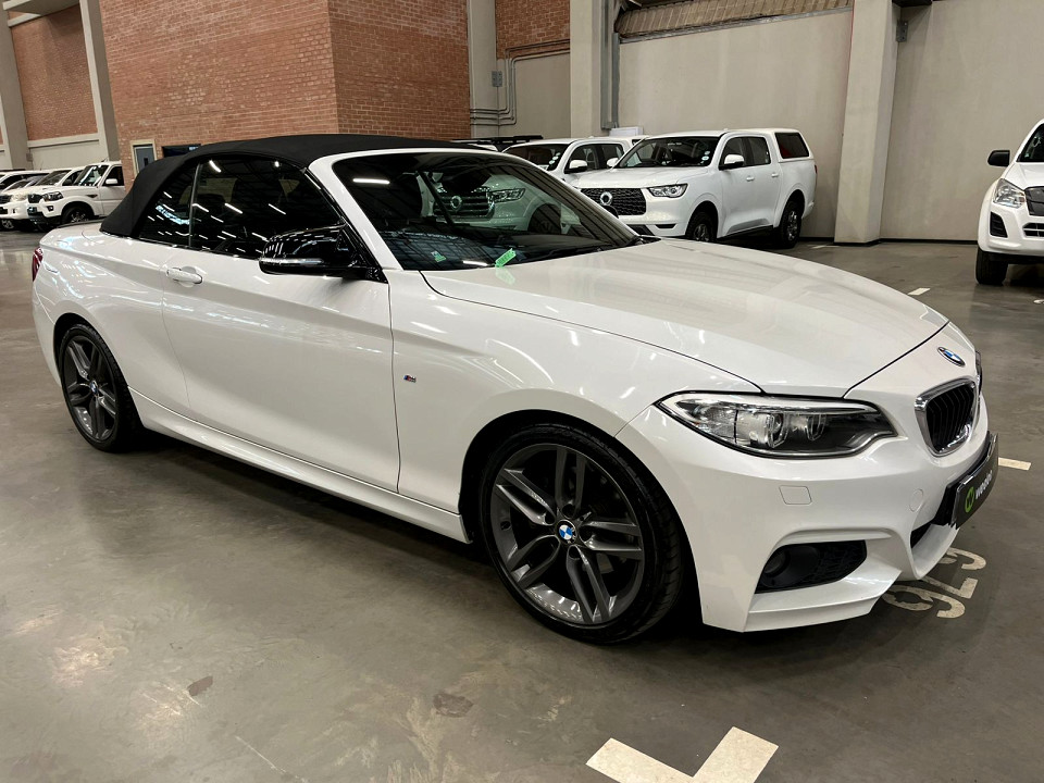 BMW 220i convertible M Sport auto, image 1