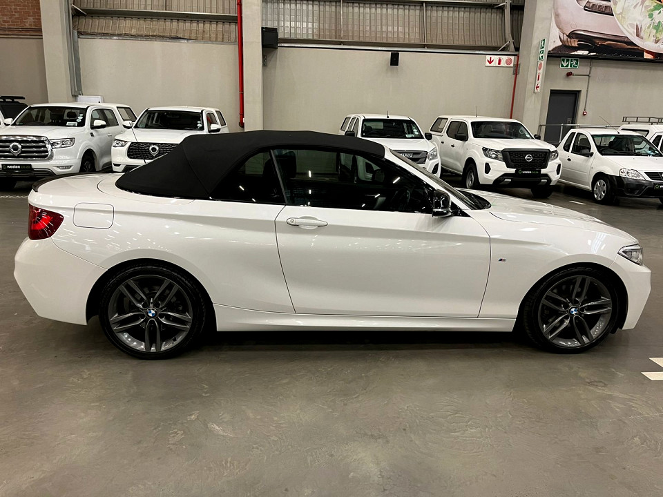 BMW 220i convertible M Sport auto, image 2