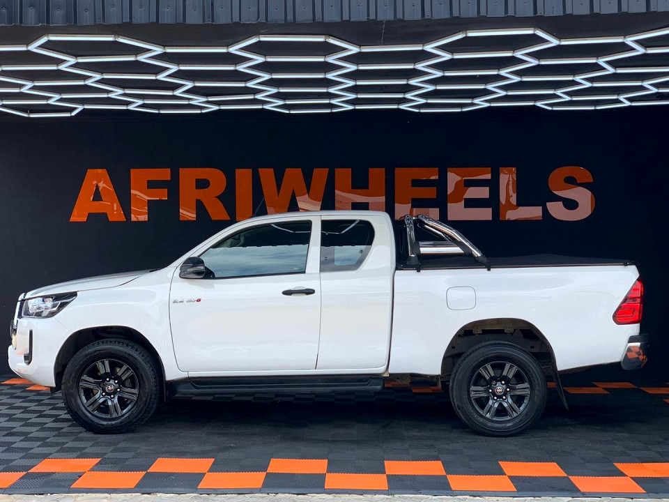 Toyota Hilux Xtra Cab 2.4 GD-6 RB Raider 6MT, image 2